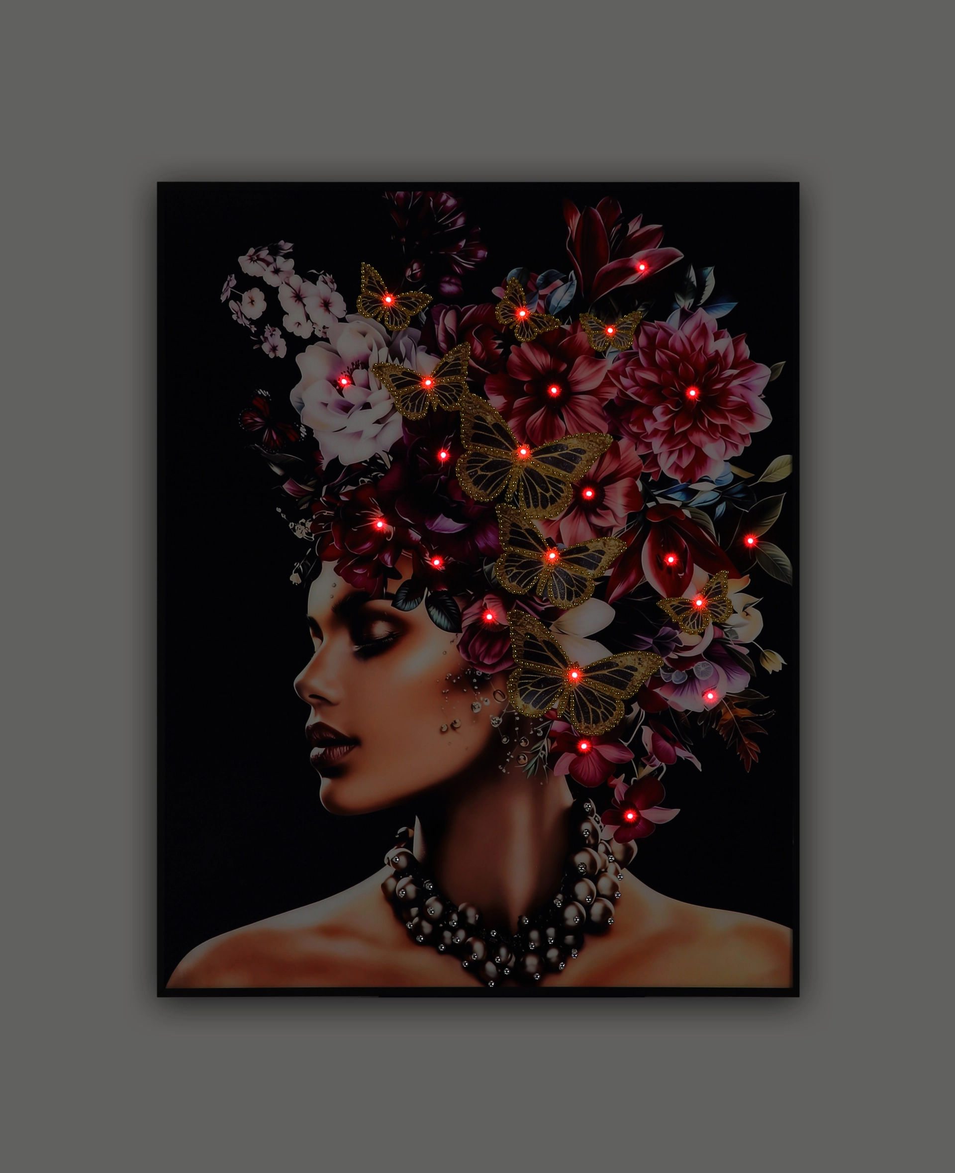 VIRELLE Wandleuchte 25200 von Globo Handels GmbH, dekoratives LED-Wandbild aus gebürstetem Aluminium und buntem MDF: Porträt einer Frau mit Blumen- und Schmetterlingskrone, rote Lichtpunkte, kunstvolles Ambientelicht