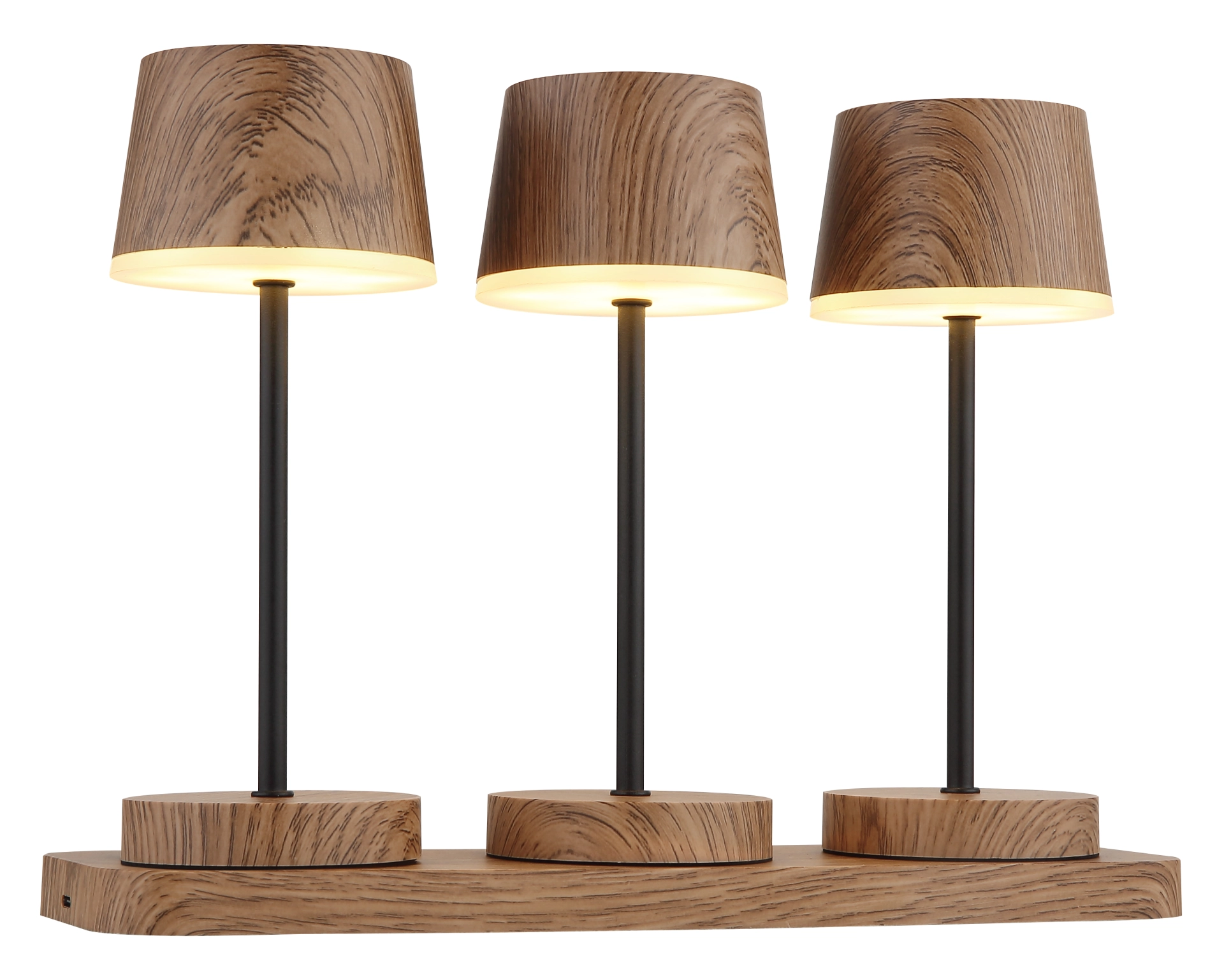 Dreifach-Tischleuchte DAWSON mit dunkler Holzoptik-Schirm und schwarzen Metallstielen auf einem Holzbasis-Set; warmweißes Licht