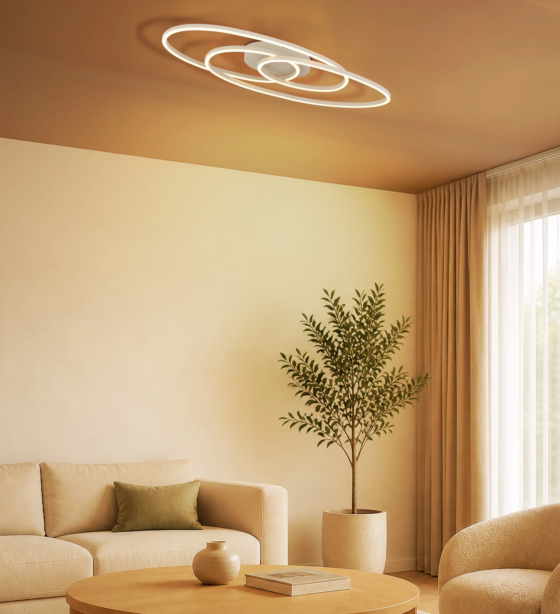 Moderne Deckenleuchte SPIRA von Globo Handels GmbH im Wohnzimmer: ovale Doppel-Schleifen, Metallkorpus weiß matt, sandfarbener Schirm mit opalem Diffusor, warmweißes LED-Licht 3000K, ca. 675x250 mm.