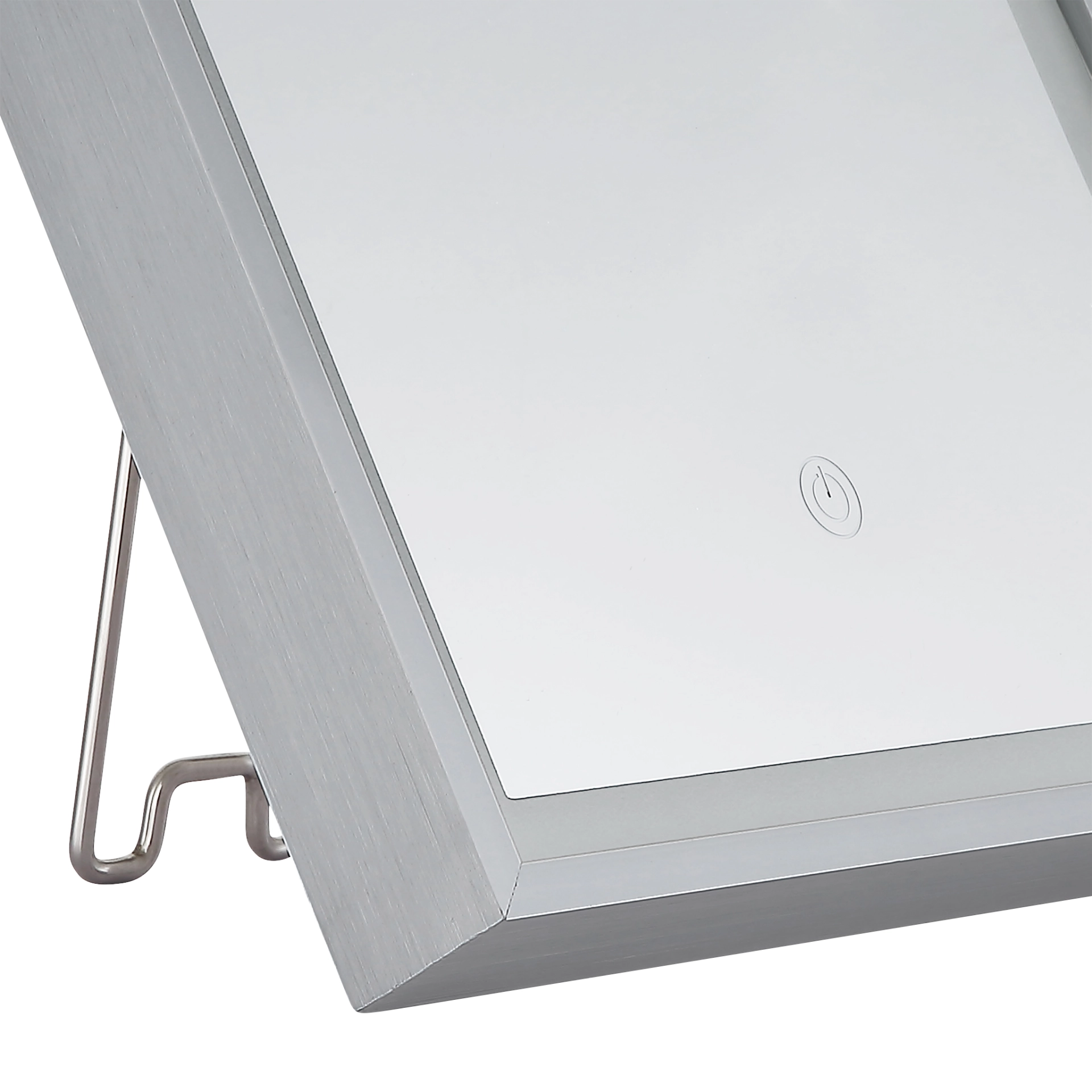 Detail des MIRAYA: LED-Spiegel mit gebürstetem Aluminiumrahmen, Touch-Einschalter und Standfuß; Innenraum-Spiegel von Globo Handels GmbH (Globo Lighting), Leuchtmittel inklusive – schlankes, effizientes Design für Wohn-, Schlaf-, Flur- und Office-Bereiche