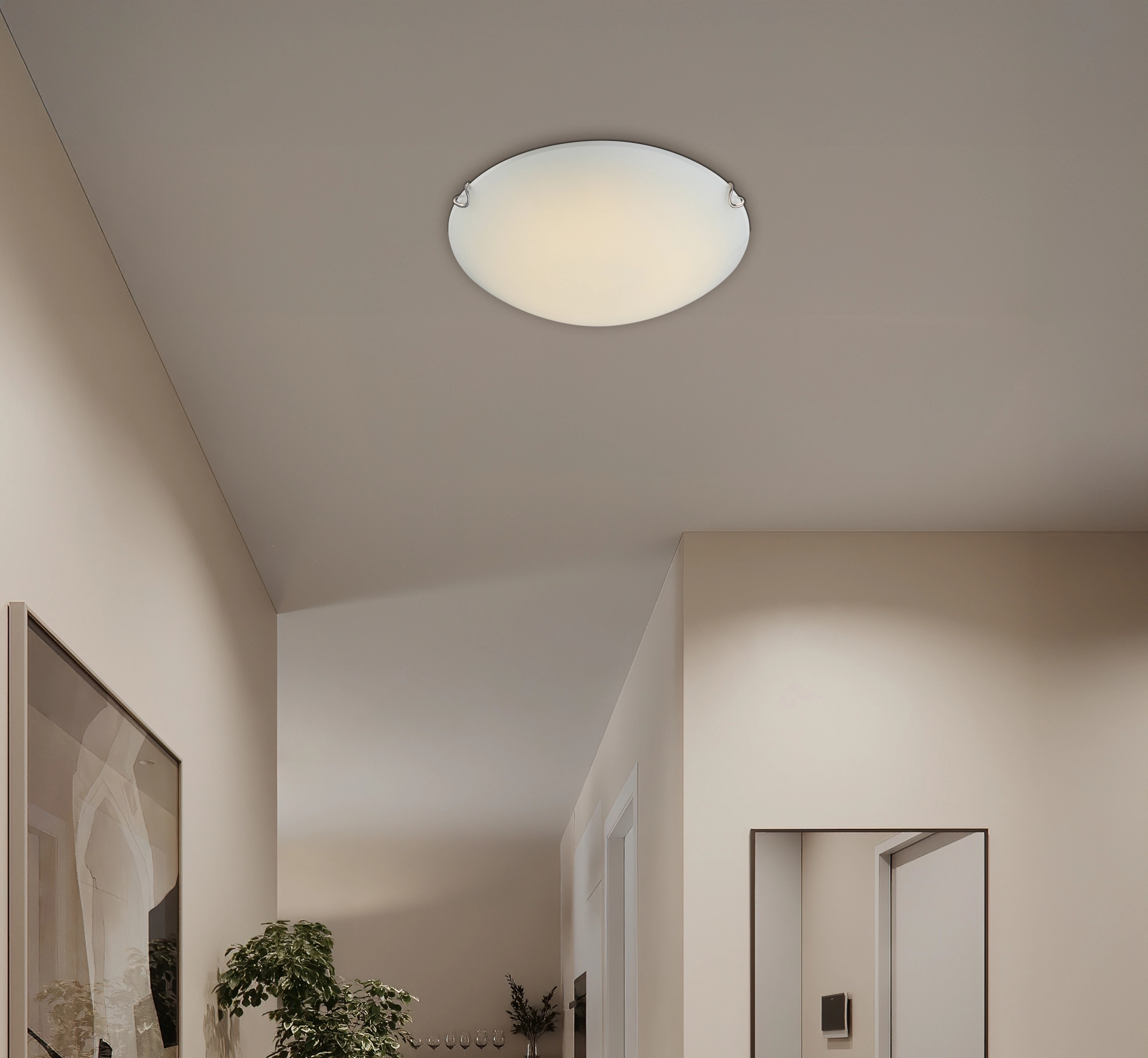 Runde LED-Deckenleuchte PALILA von Globo Handels GmbH: opalweißes Glas mit dezenten Chromklammern, verchromtes Metall, warmes Raumlicht; energieeffizient und langlebig – Modell 40422, flach an der Zimmerdecke montiert