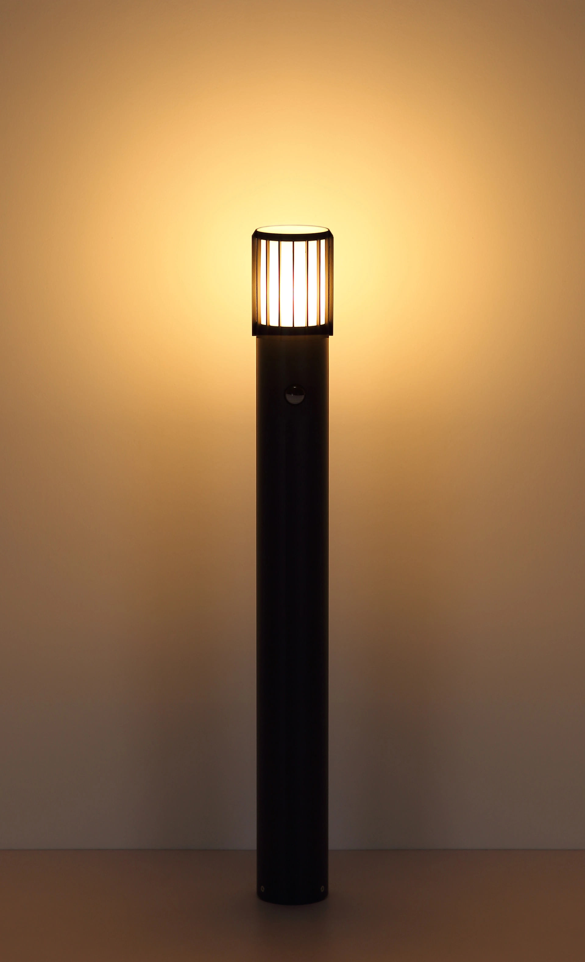 Außenleuchte MERVIN aus Aluminium, anthrazit matt, Kunststoff opal, Globo