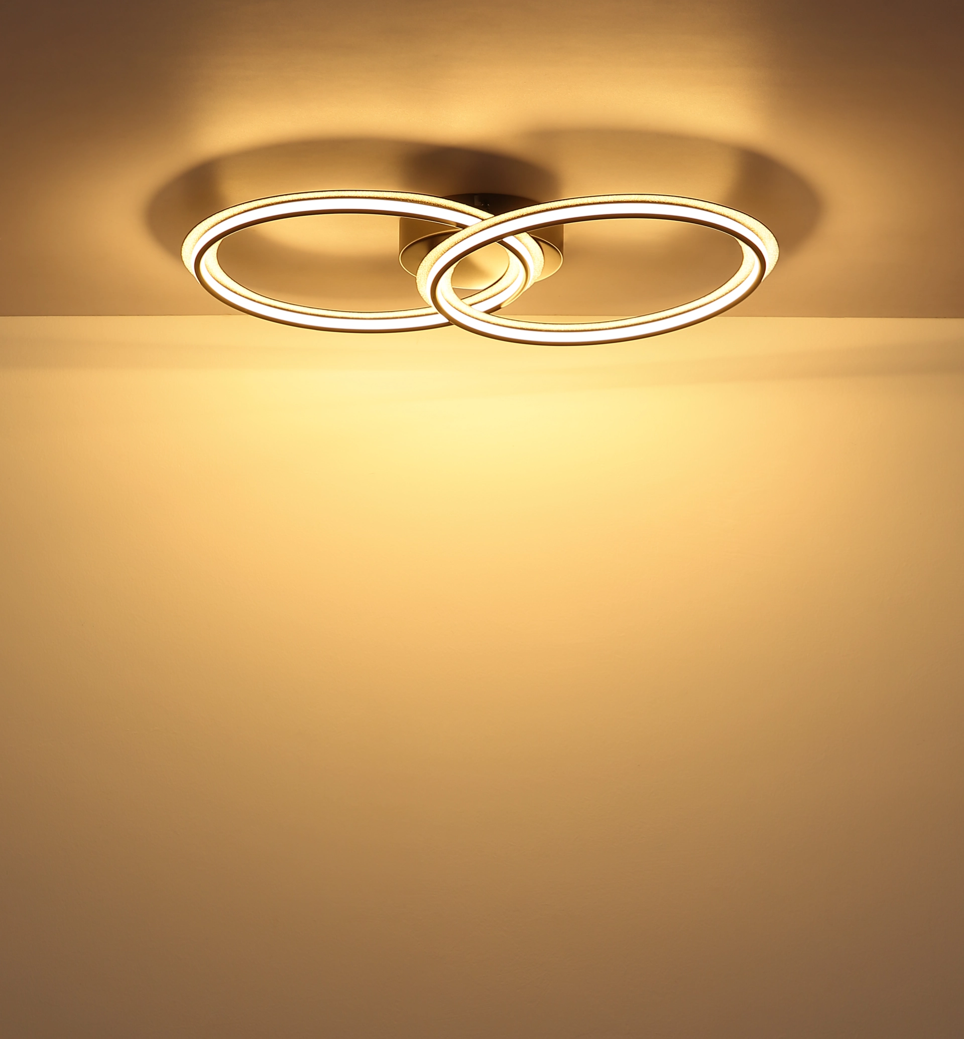 Produktfoto: ELAN Deckenleuchte von Globo Handels GmbH (67379-30D) mit zwei LED-Leuchtringen, warmweißem Licht, Gehäuse aus Metall und Aluminium in schwarz-chrom matt – moderne Deckenlampe für Wohnräume