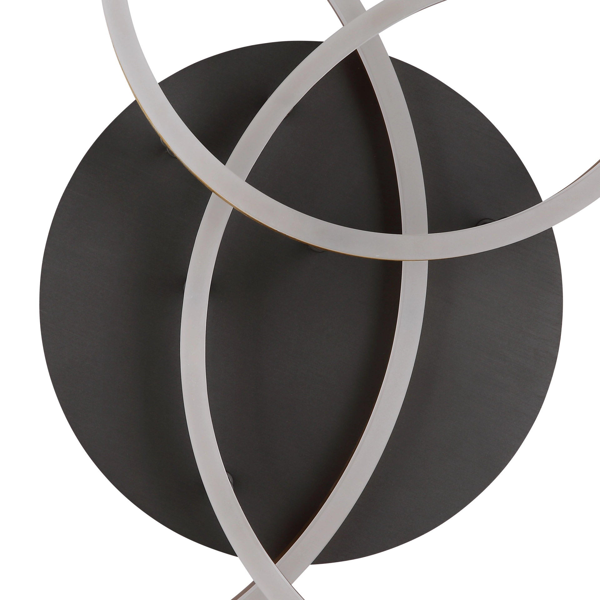 Detailaufnahme der ELORIA Deckenleuchte (Globo Handels GmbH), gebürstetes Aluminium schwarz matt mit goldfarben gebürsteten LED-Lichtringen, modernes Design, Modell 67385-55 – Produktfoto